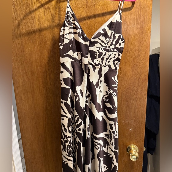 NWT Nine West satin style dress with cutout - Picture 3 of 5